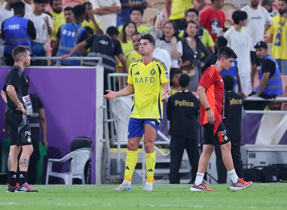 英超历史第一射手：C罗拿40万英镑日薪却旷工！掉价啊！