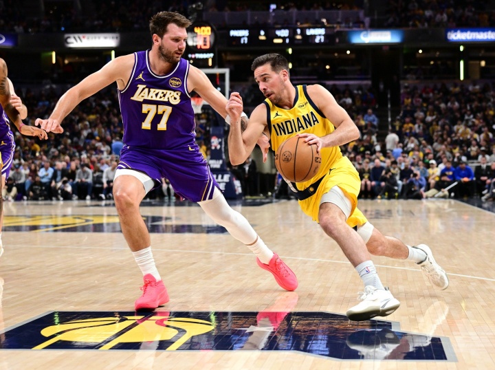 开云体育app全站-国产品牌再添一人~名记：麦康纳近期签约安踏 比赛中上脚欧文战靴