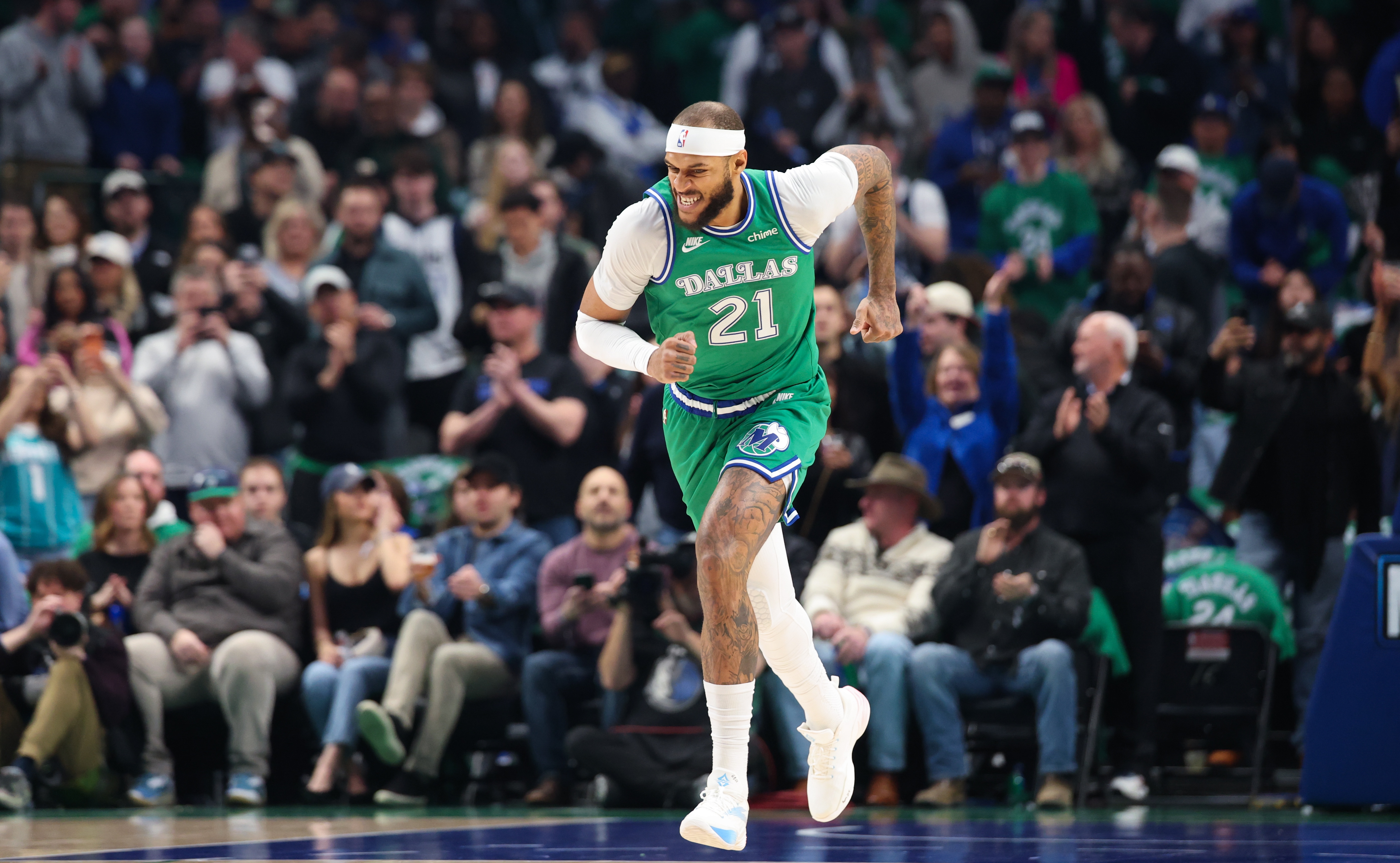 开云app-盼无大碍！独行侠中锋加福德遭遇右肩神经震荡 本场不会回归